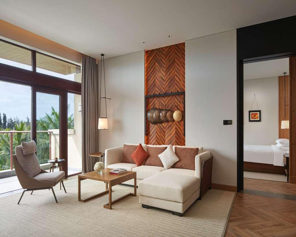 Grand Hyatt Shenzhou Peninsula Hotel Wanning Room photo